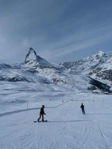 two girls skiing in zermatt